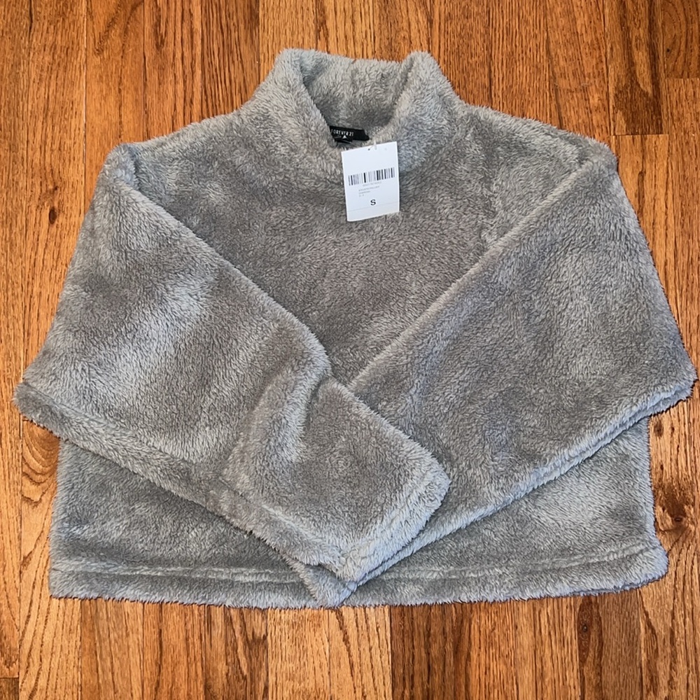 NWT Forever 21 Charcoal Colored Sherpa Athletic Turtleneck Cropped Sweater Small